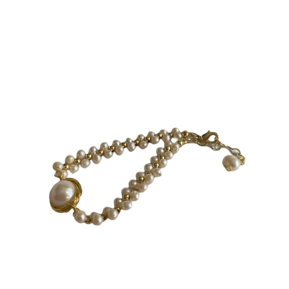 Golden Nest Pearl Bracelet
